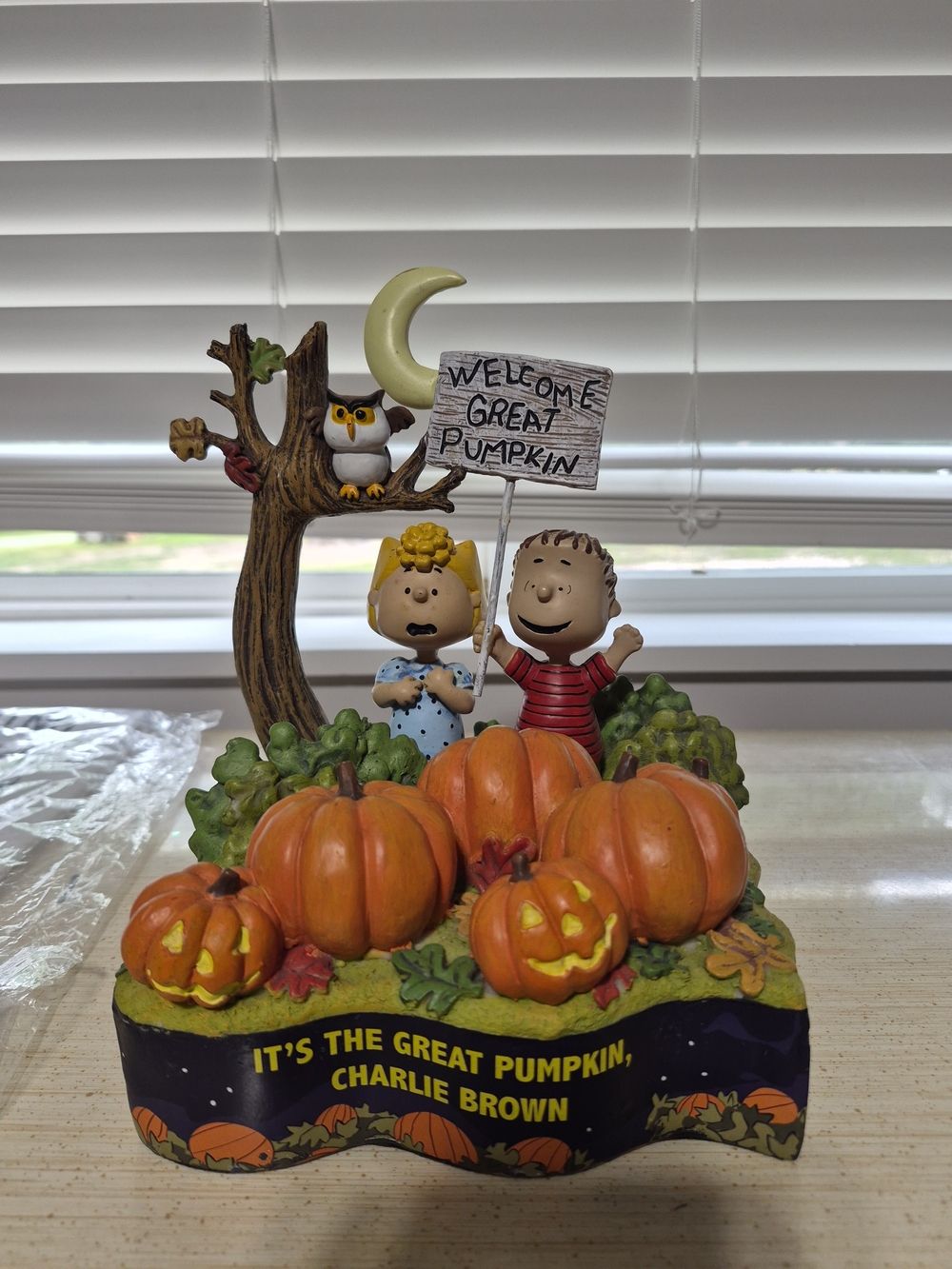 Peanuts 'It's The Great Pumpkin, Charlie Brown' Halloween Figurine - Orange
